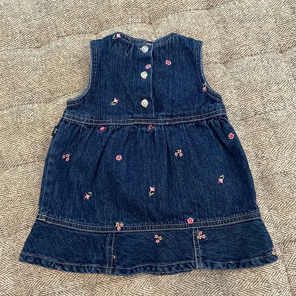 Oshkosh size 12 mths